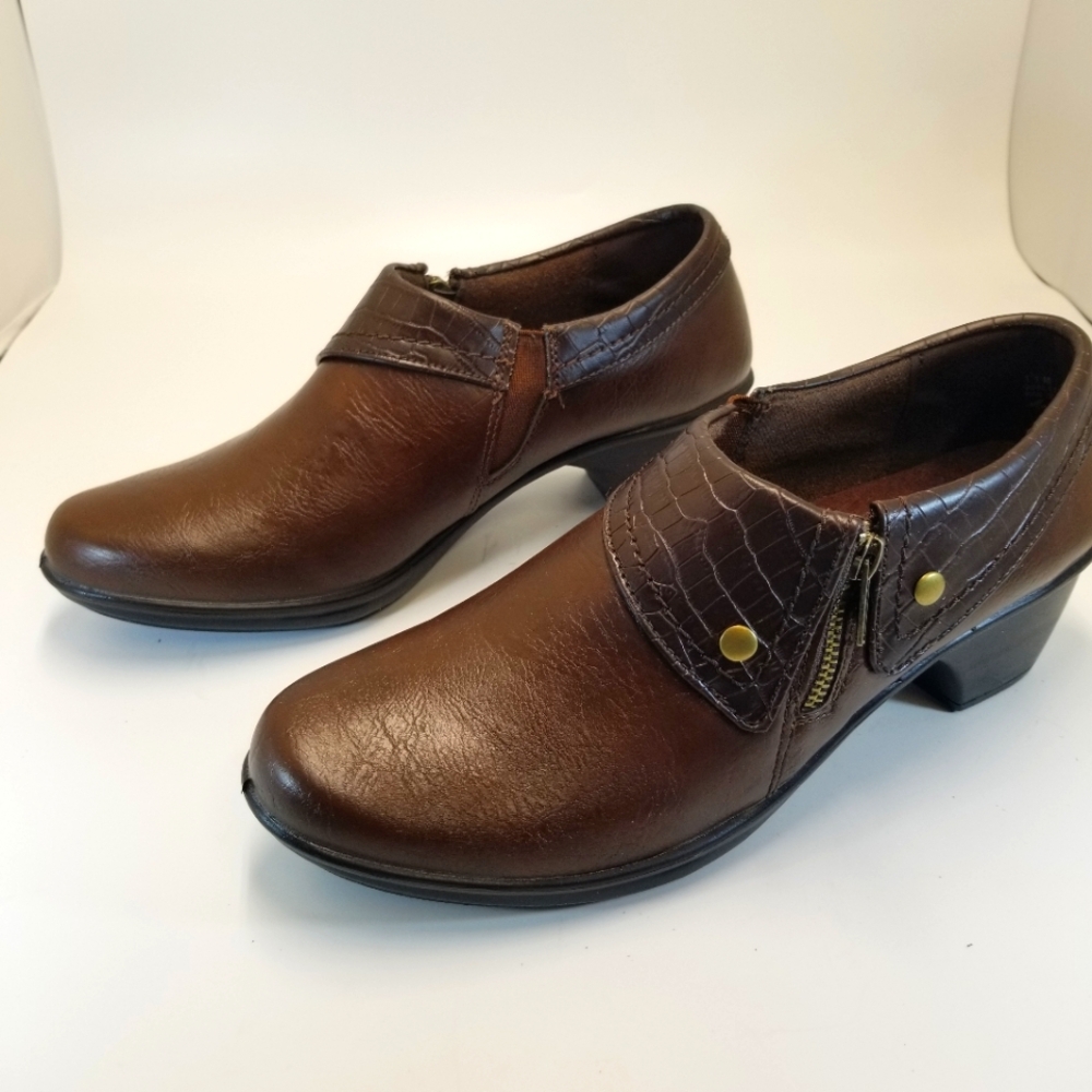 Easy Street Darcy Womans Size 11M Two Tone Brown Faux Leather Ankle Bootie